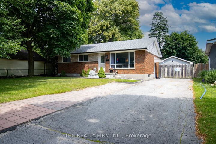 Property Photo:  82 Langton Road  ON N5V 2M1 