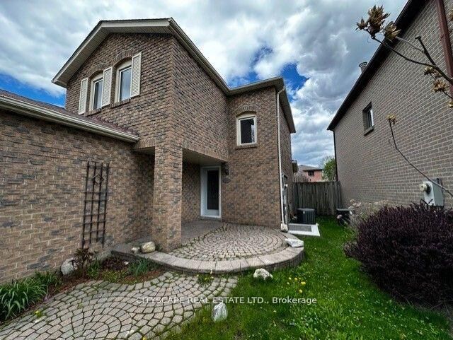 Property Photo:  82 Chatfield Drive  ON L1T 2J9 