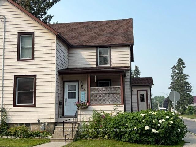 Photo de la propriété:  292 William Street N  ON K7G 1S5 
