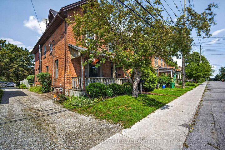 Property Photo:  220 London Street  ON K9H 2Y9 