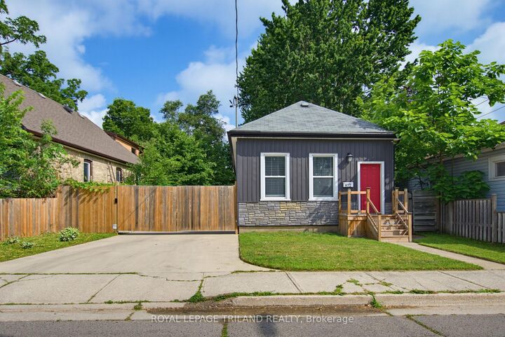 Property Photo:  872 Stedwell Street  ON N5Z 1L8 
