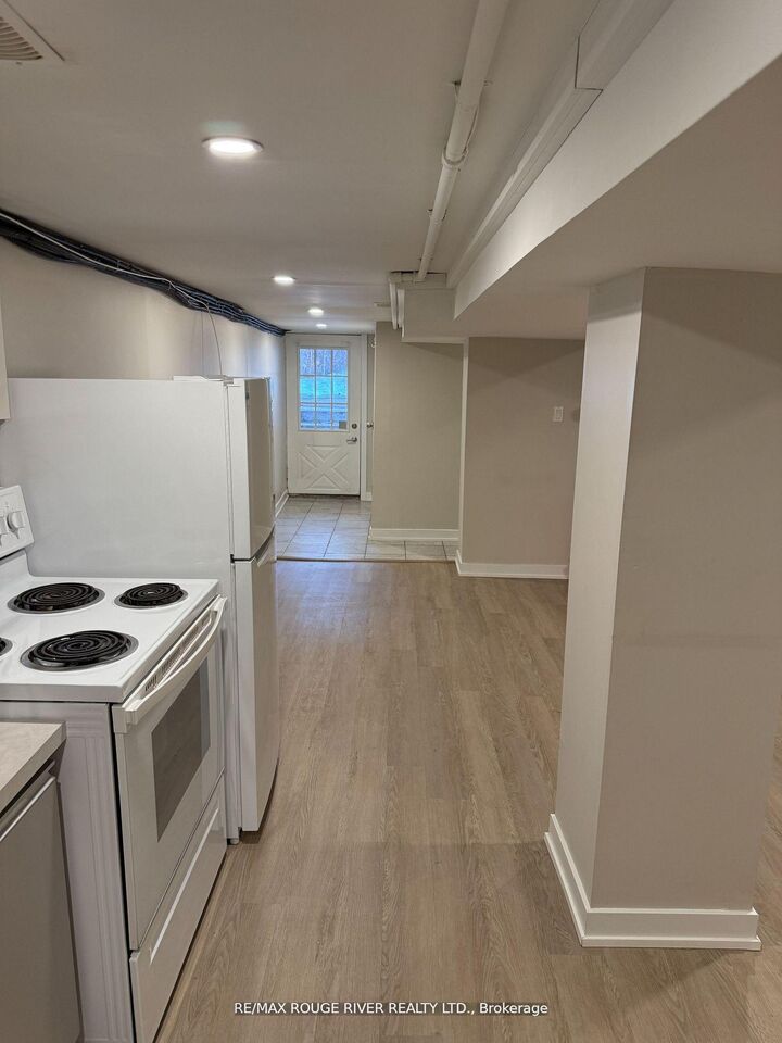 Property Photo:  20 Birch Avenue 3  ON L8L 6H6 