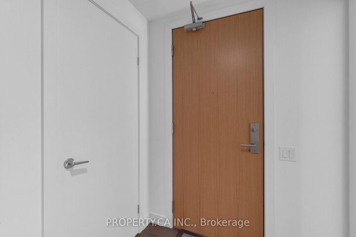 Property Photo: 38 Stewart Street 408 ON M5V 0H1