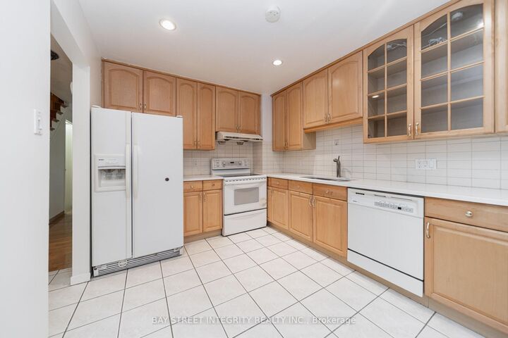 Property Photo: 6 Sandy Haven Drive ON M1W 3H9