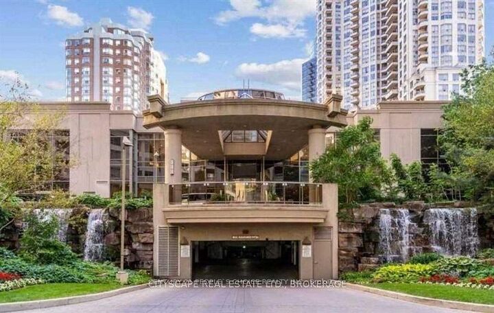 Property Photo: 3880 Duke Of York Boulevard 1806 ON L5B 4M7