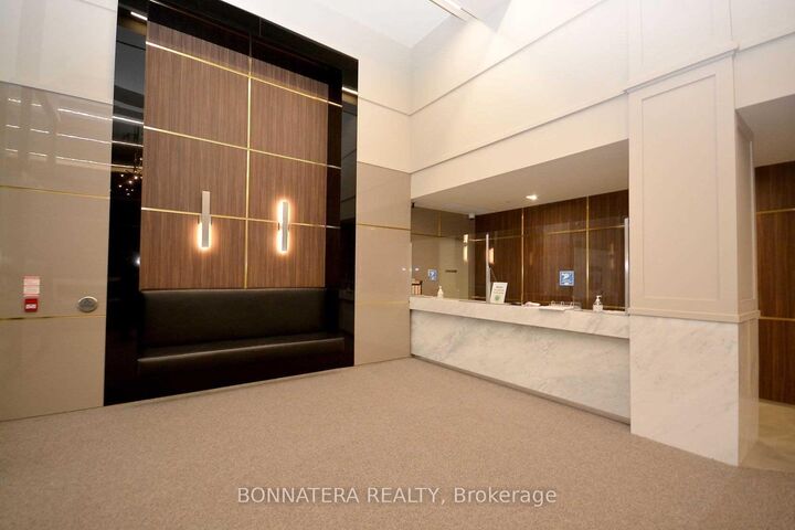 Property Photo:  4085 Parkside Village Drive 2007  ON L5B 0K9 