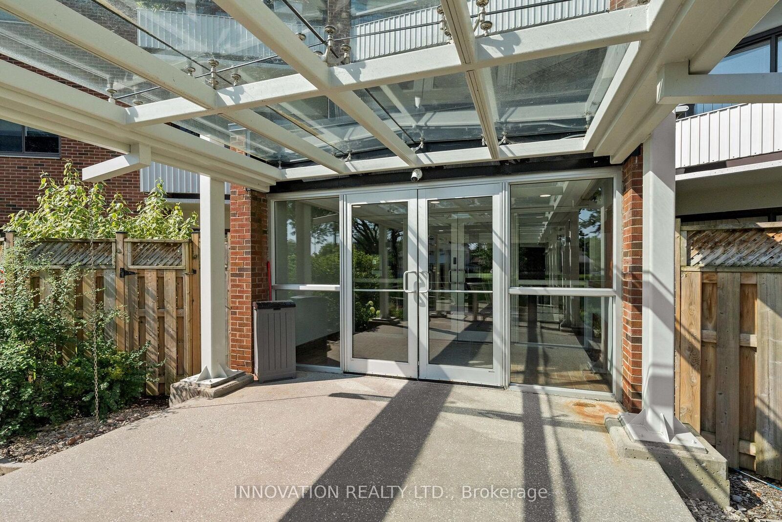 Property Photo:  20 Chesterton Drive 1214  ON K2E 6Z7 