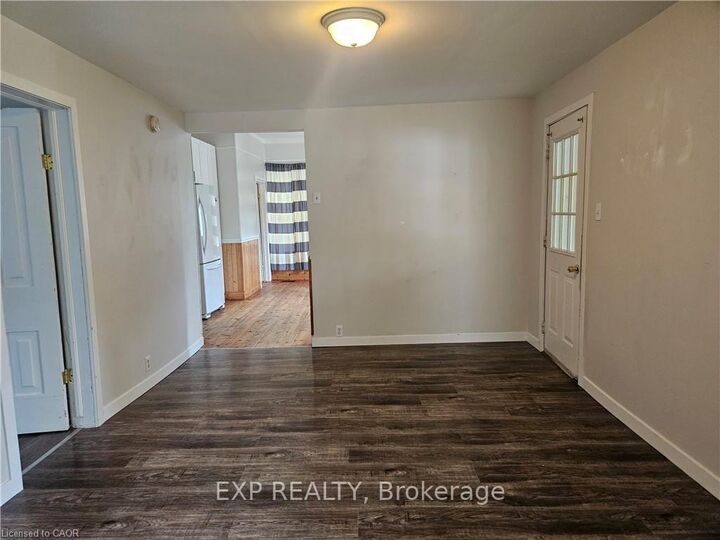 Property Photo:  15 Cedar Street  ON N5H 2E6 