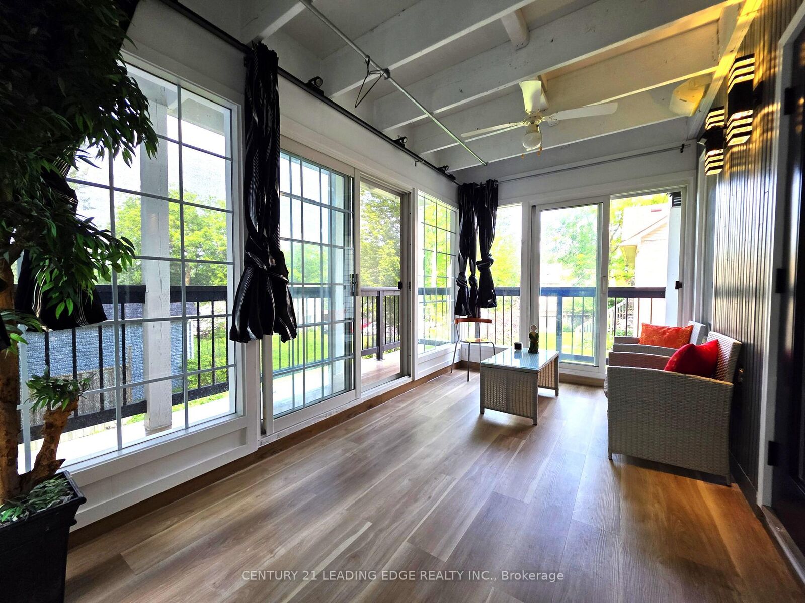 Property Photo:  260 Metro Road N B  ON L4P 3C8 