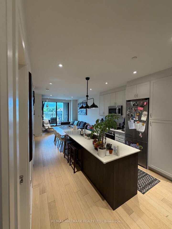 Property Photo:  365 Beech Avenue 302  ON M4E 0C2 