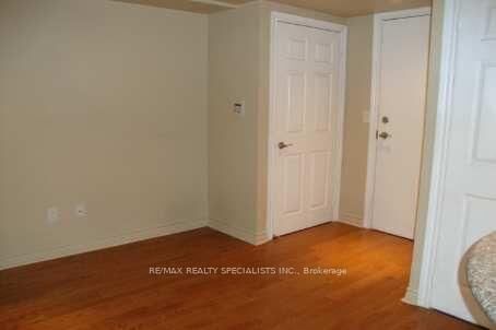 Property Photo:  250 Wellington Street W 1627  ON M5V 3P6 