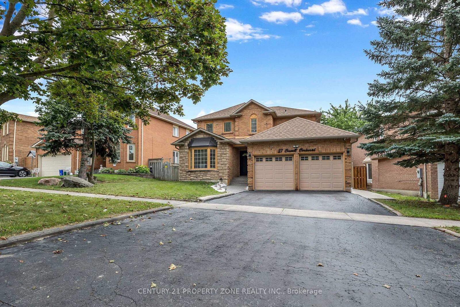 Property Photo: 27 Bassett Boulevard ON L1N 9A3