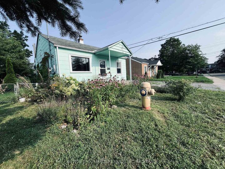 Property Photo:  459 Nelson Street  ON K7K 4N4 