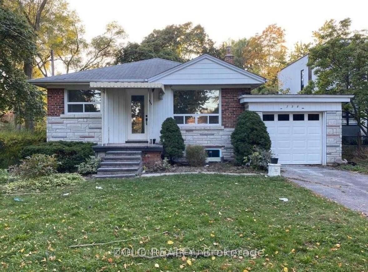 Photo de la propriété:  236 Main Renforth Drive  ON M9C 2K9 