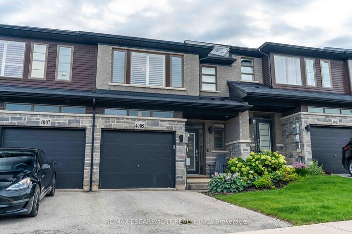 Property Photo: 4005 Crown Street ON L3J 0S8