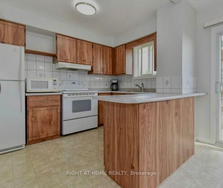 Property Photo: 113 Southwood Drive ON N2E 2J1