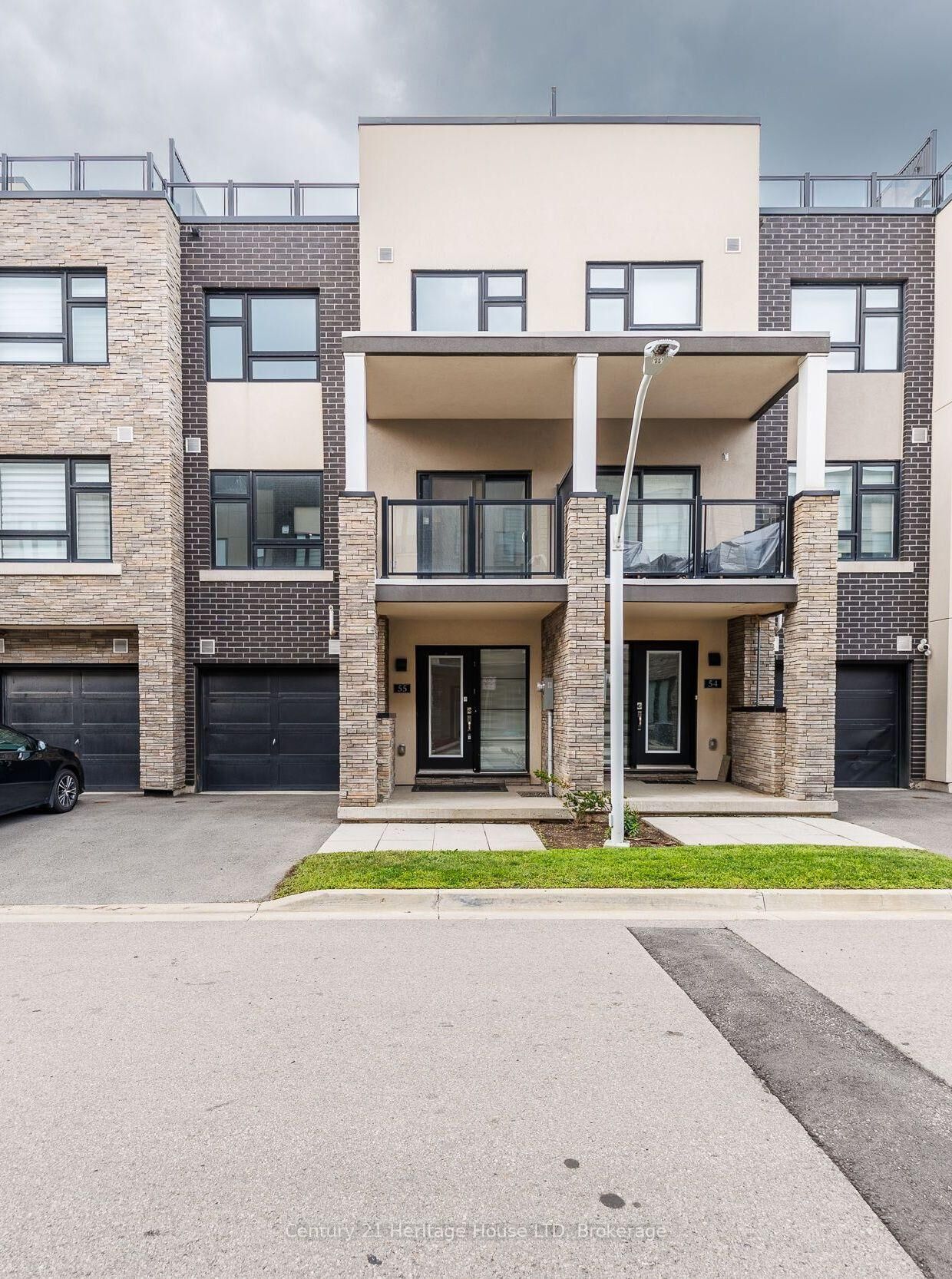 Property Photo:  1121 Cooke Boulevard 55  ON L7T 0C3 