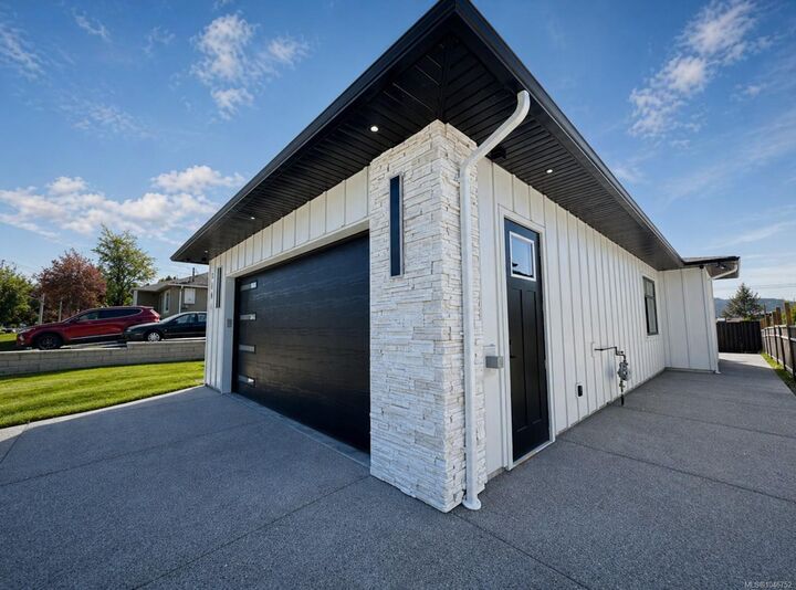 Property Photo: 2684 12th Ave BC V9Y 2T7