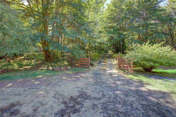 Property Photo: 4389 Creighton Rd BC V9L 6J7