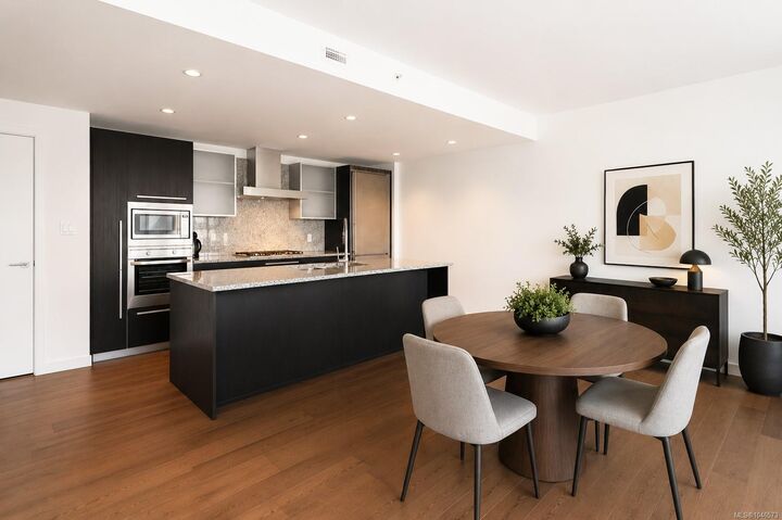 Property Photo: 707 Courtney St #608 BC V8W 0A9