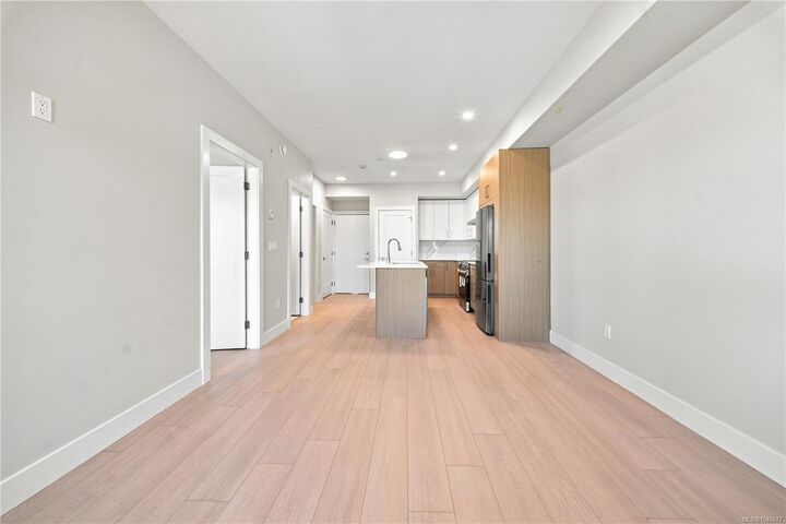 Property Photo:  171 Jensen Ave W #201  BC V9P 1K3 