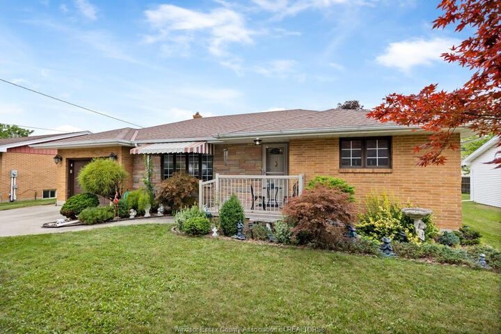 Property Photo: 247 Erie Street South ON N0R 1G0