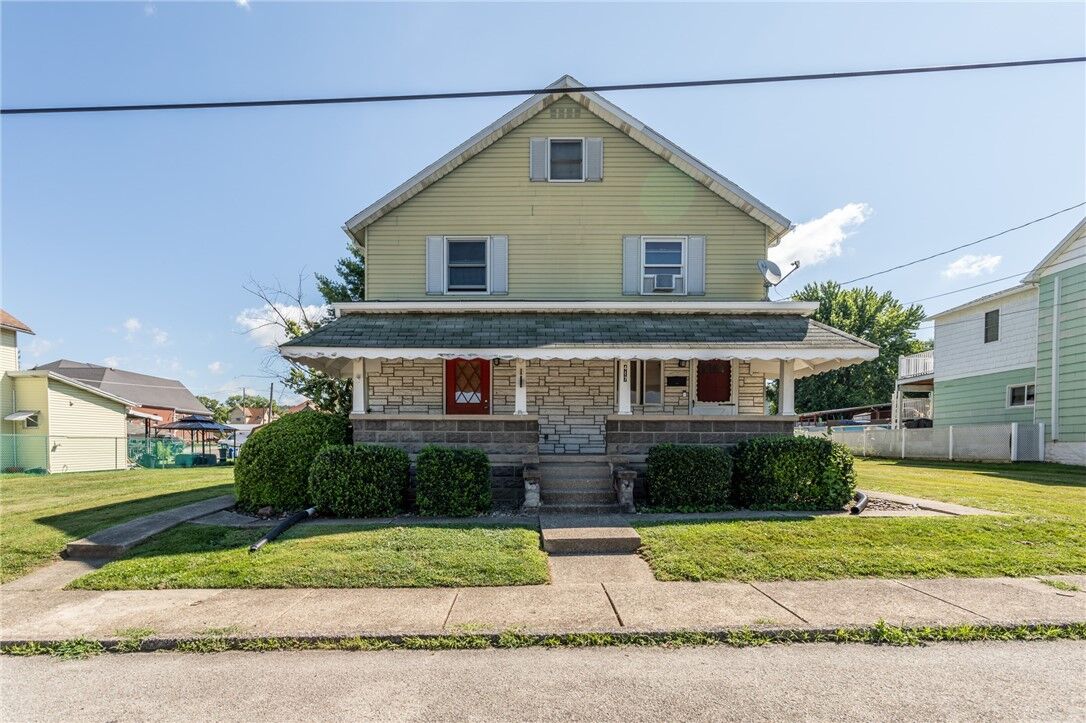 Property Photo: 417 Vine St PA 15425