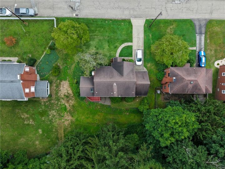 Property Photo:  209 Glenview Drive  PA 15068 