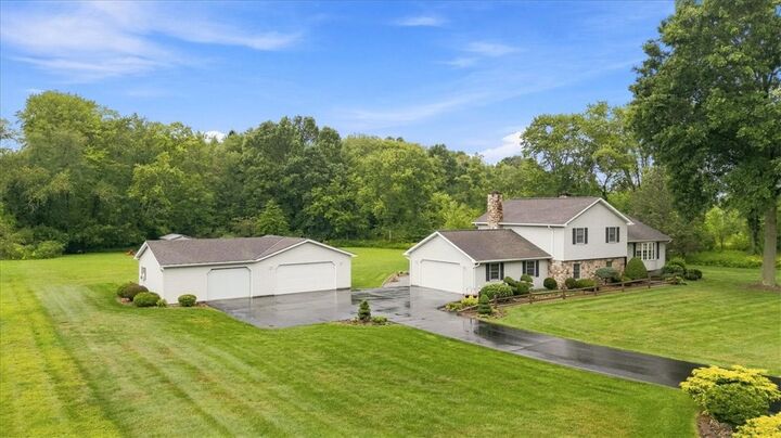 Property Photo: 241 Catalina Dr PA 16105