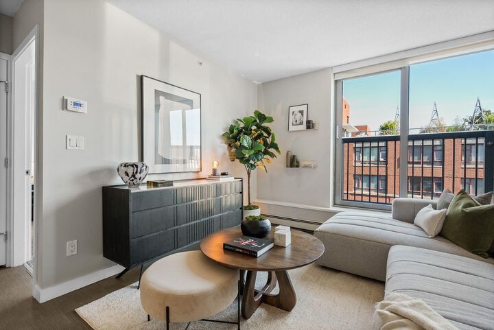 Property Photo: 66 W Cordova Street 810 BC V6B 0L2