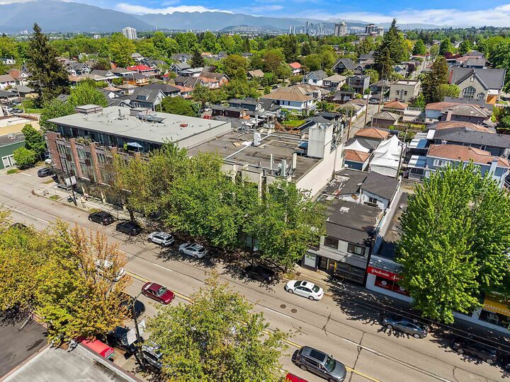Property Photo: 4372 Fraser Street 301 BC V5V 4G3