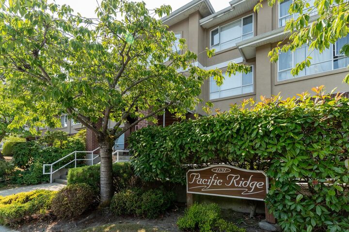 Property Photo: 1131 55 Street 202 BC V4M 3J9