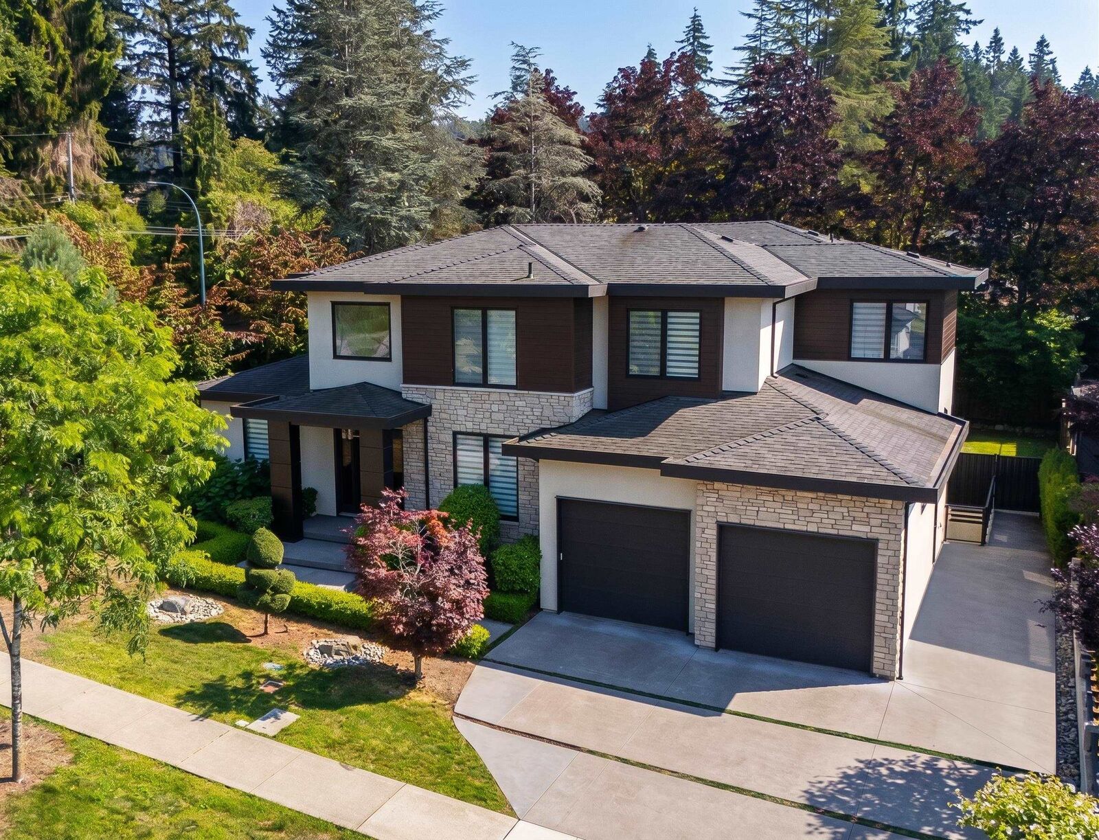 Property Photo: 14388 31A Avenue BC V4P 0G2