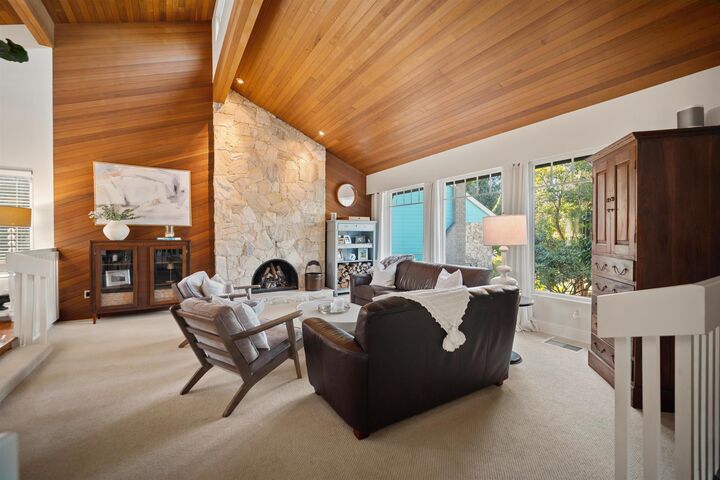 Property Photo: 14756 16A Avenue BC V4A 5M7