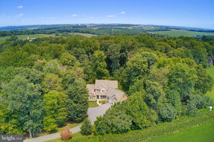 Property Photo:  717 King Pen Road  PA 17536 