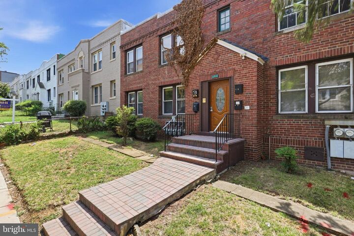 Property Photo: 1231 Penn Street NE 1 DC 20002