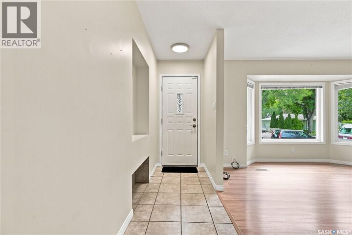 Property Photo: 5 Stewart Avenue SK S7L 3S5