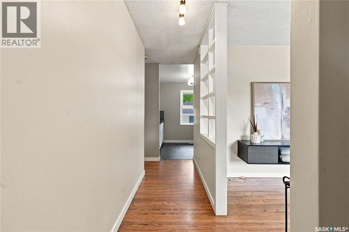 Property Photo: 2302 Hanover Avenue SK S7J 1E6