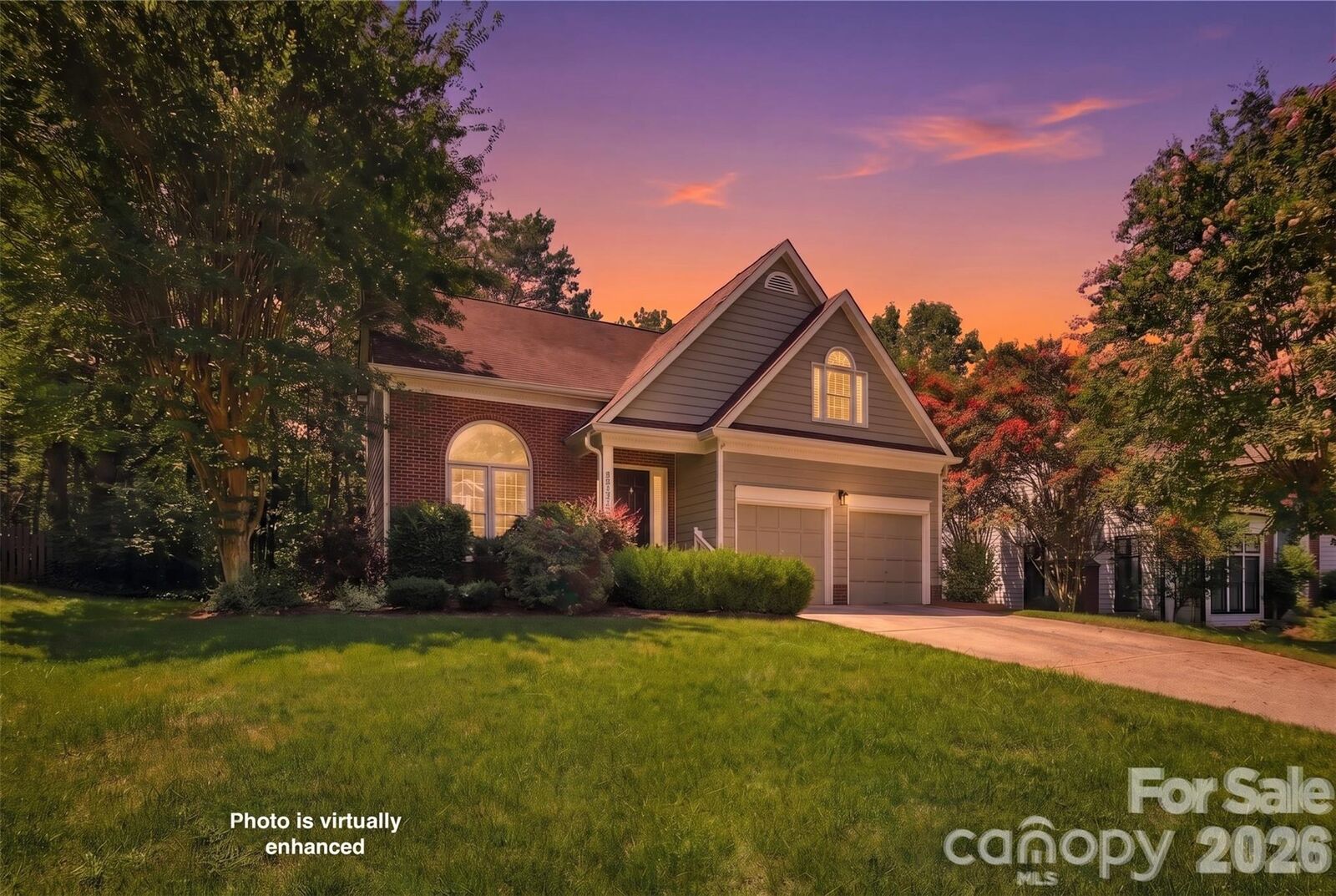 Property Photo: 6813 Wolf Run Drive NC 28277