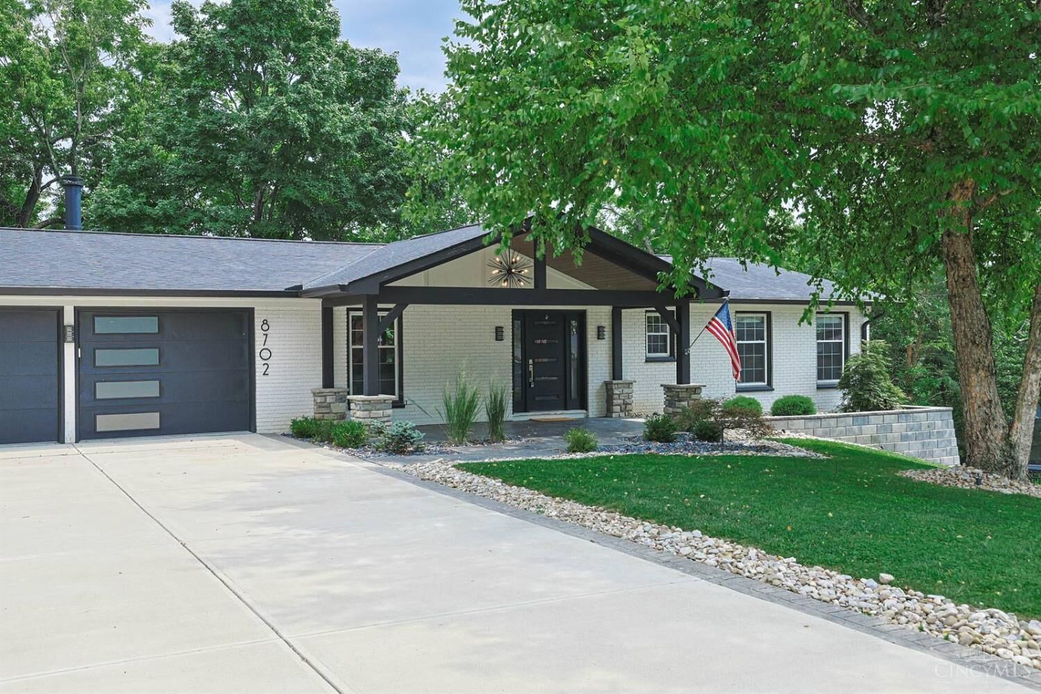Property Photo:  8702 Appleknoll Lane  OH 45236 