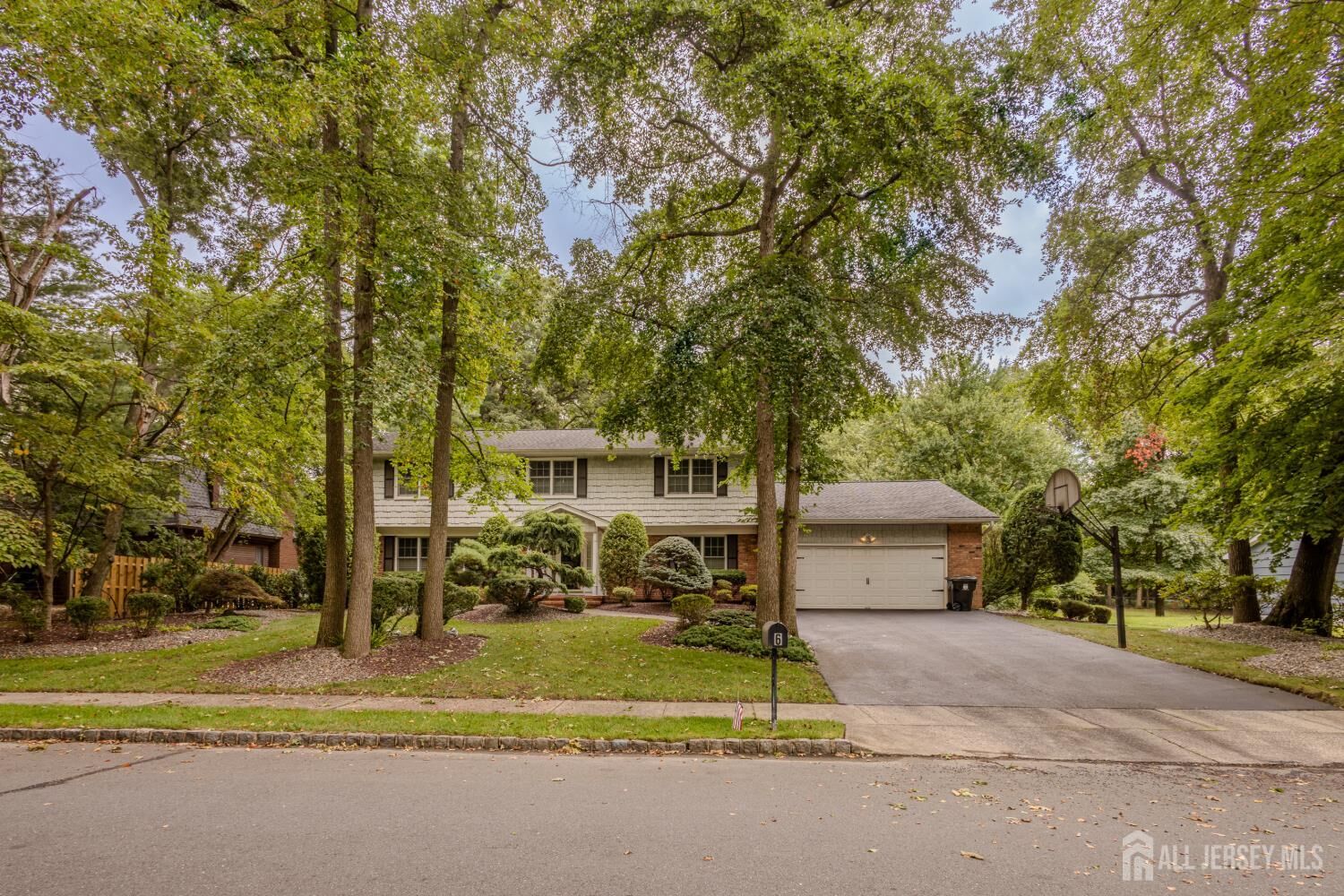 Property Photo:  6 Burlington Lane  NJ 08816 