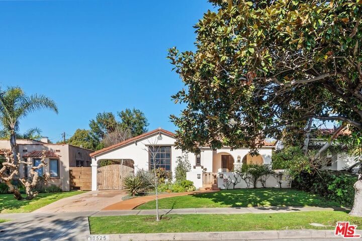 Property Photo:  10525 Tennessee Ave  CA 90064 