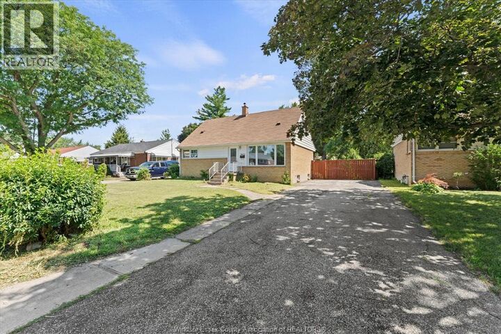 Property Photo:  3672 Morris Drive  ON N9E 2K7 