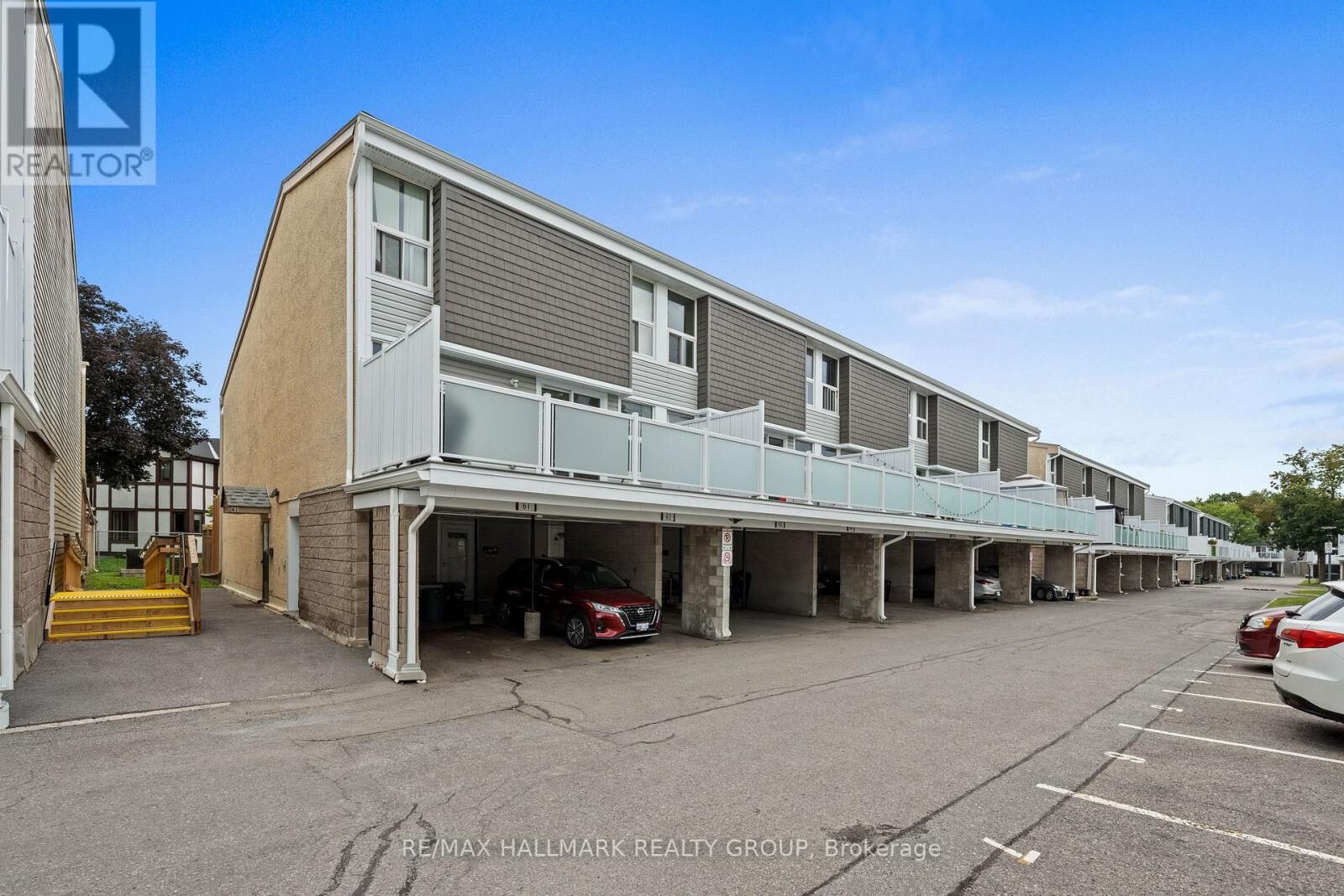 Property Photo: 3415 Uplands Drive 64 ON K1V 9N4