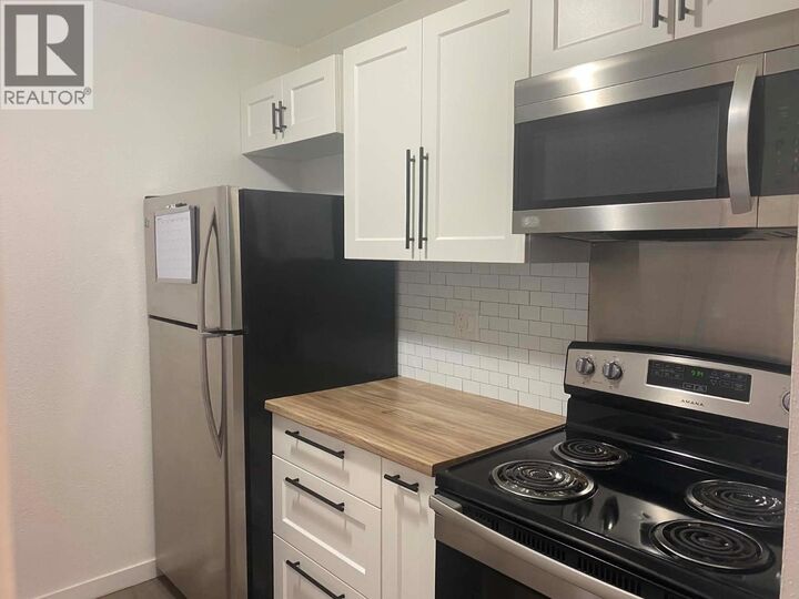 Property Photo: 5100 53 Street 124 BC V0C 1J0