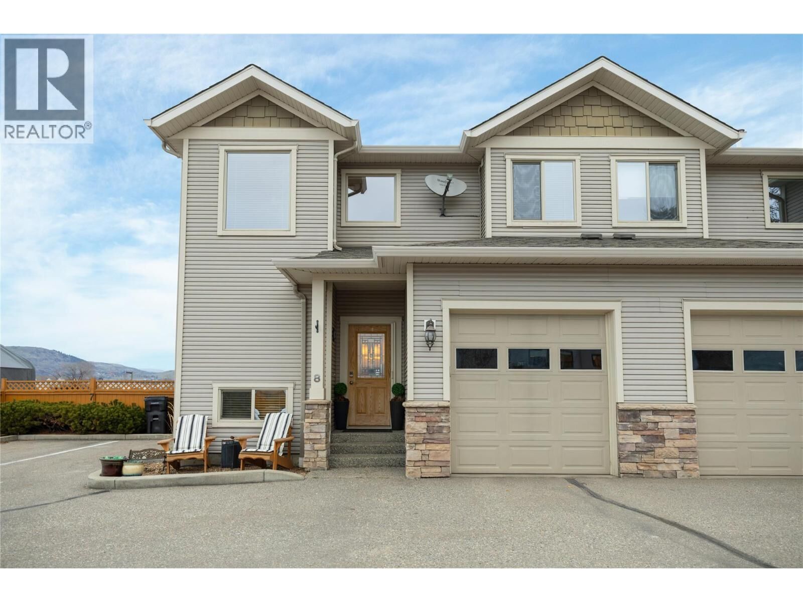 Property Photo: 4610 20 Street 8 BC V1T 4E5