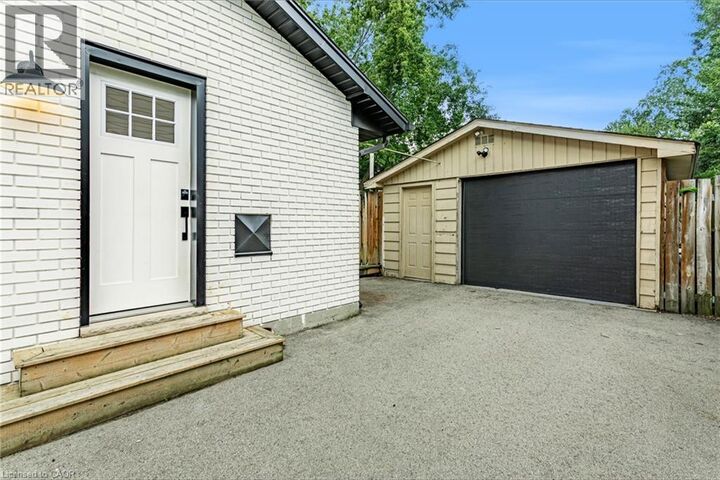 Property Photo: 811 Hughson Street ON N4S 4P8