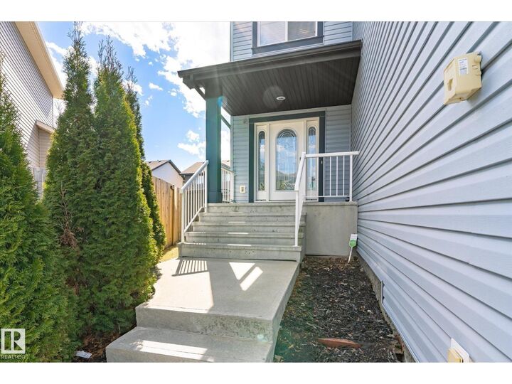 Property Photo: 137 Wellington Pl AB T8L 0G4