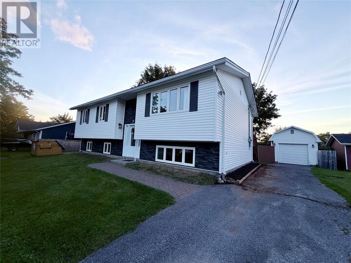 Property Photo:  7 Castlewood Drive  NL A0L 1K0 