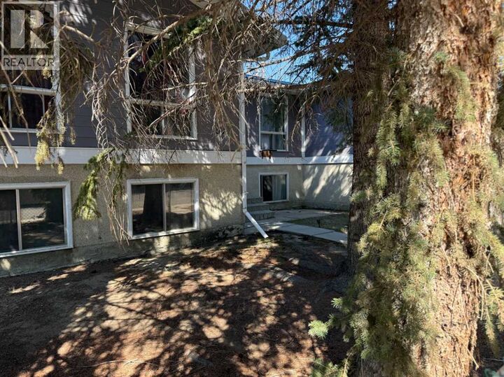 Property Photo:  51 Ingram Park Drive  AB T1R 0L1 